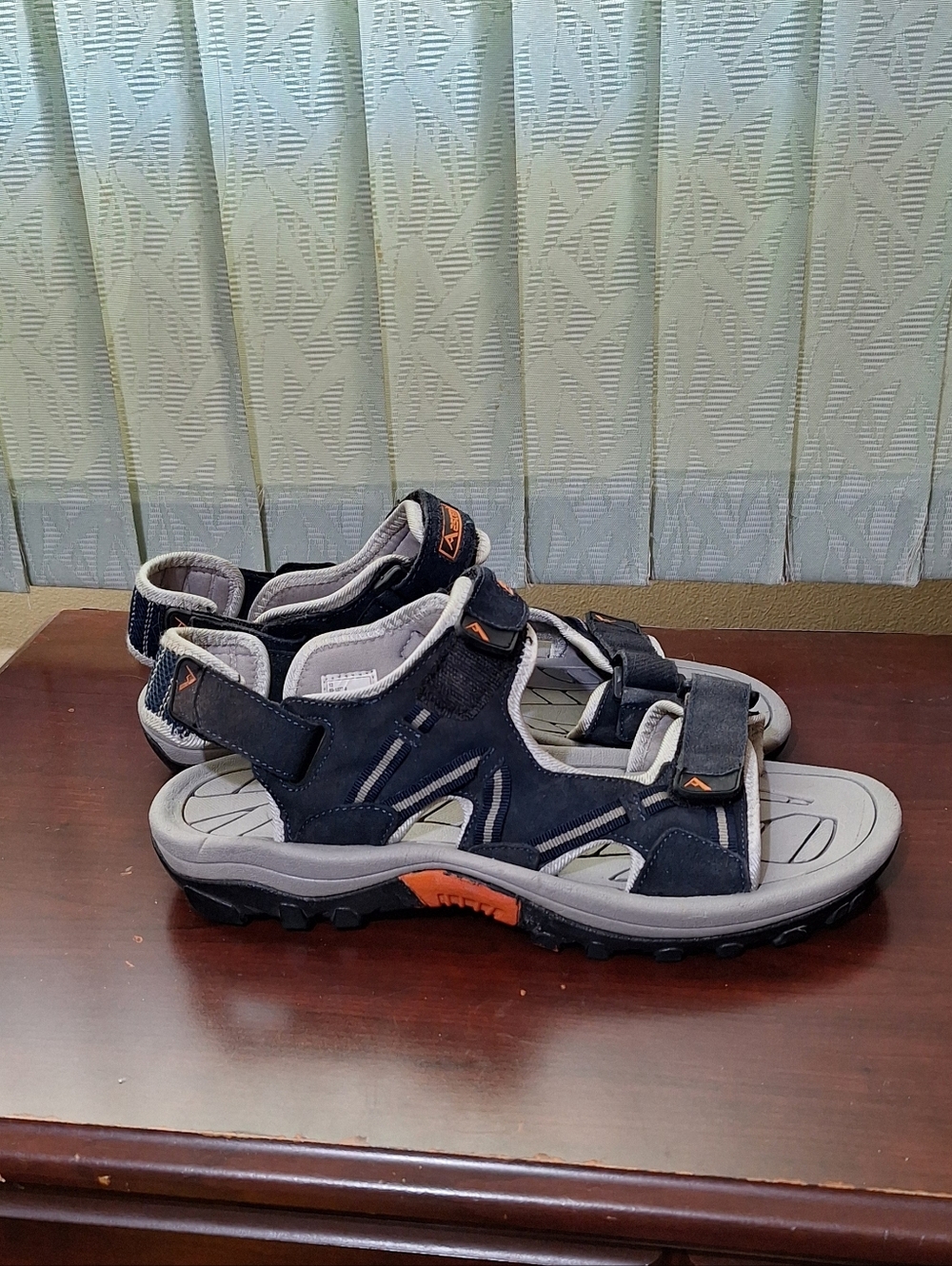 Ascent Sandals